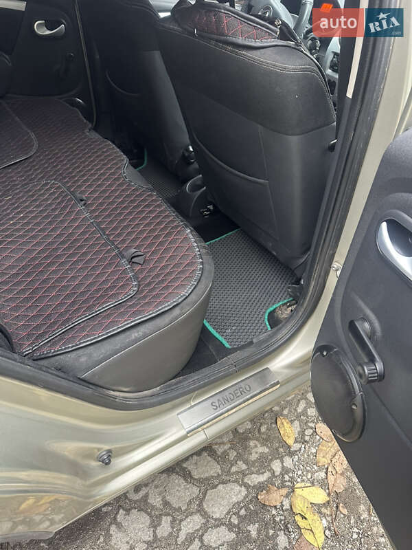 Хэтчбек Renault Sandero 2012 в Днепре