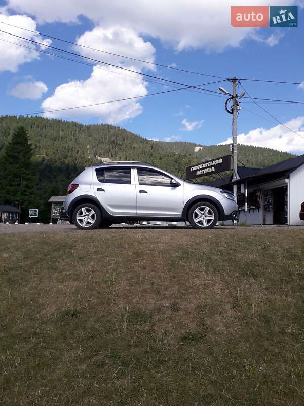 Хэтчбек Renault Sandero 2014 в Запорожье