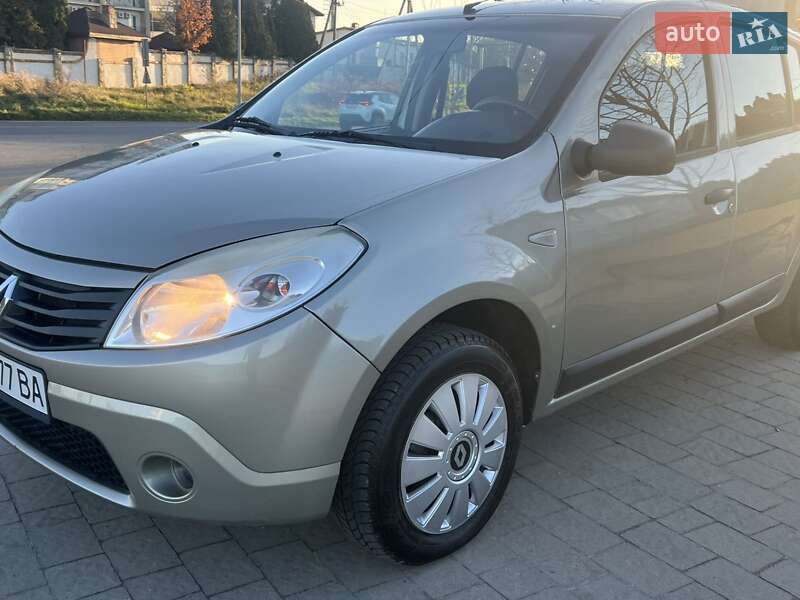 Хетчбек Renault Sandero 2012 в Кривому Розі
