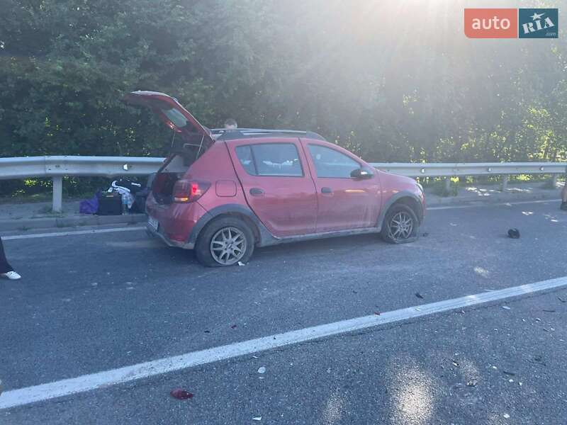 Хэтчбек Renault Sandero 2017 в Львове фото 5 Хэтчбек Renault Sandero 2017 в Львове