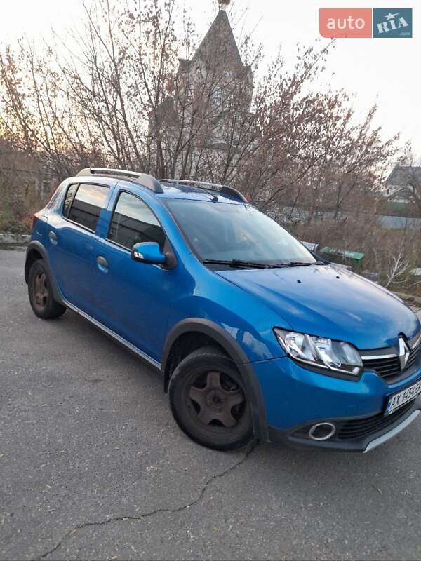 Хетчбек Renault Sandero 2015 в Харкові фото 2 Хетчбек Renault Sandero 2015 в Харкові