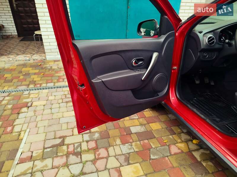 Хэтчбек Renault Sandero 2014 в Запорожье фото 38 Хэтчбек Renault Sandero 2014 в Запорожье