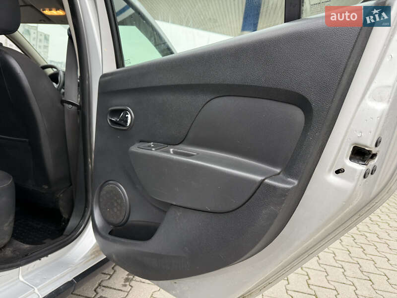 Хэтчбек Renault Sandero 2016 в Хмельницком фото 30 Хэтчбек Renault Sandero 2016 в Хмельницком