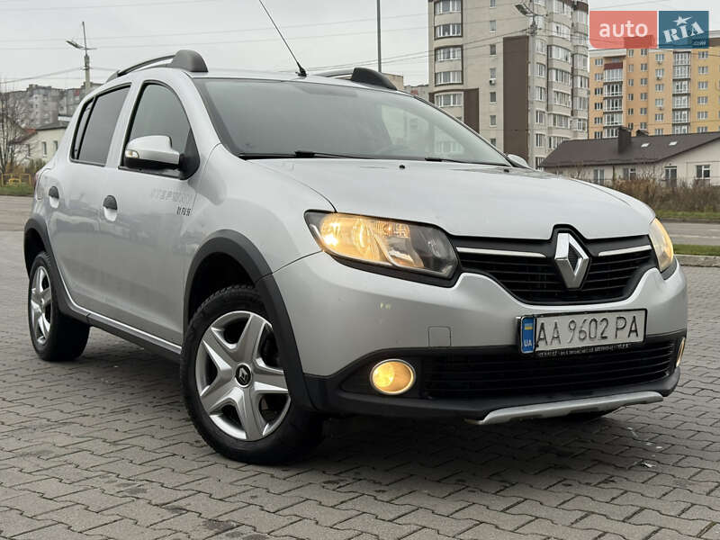 Хетчбек Renault Sandero 2016 в Хмельницькому