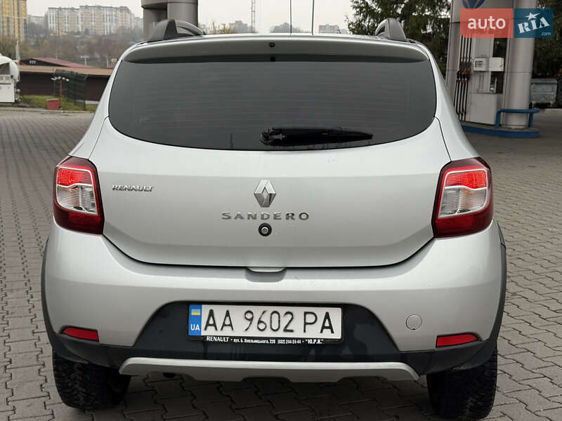 Хетчбек Renault Sandero 2016 в Хмельницькому
