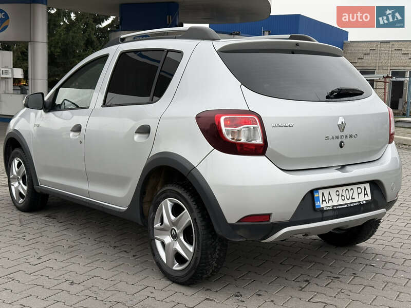 Хетчбек Renault Sandero 2016 в Хмельницькому