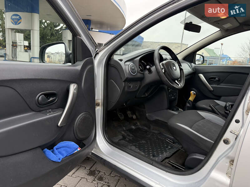 Хетчбек Renault Sandero 2016 в Хмельницькому