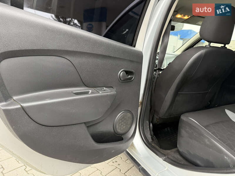 Хетчбек Renault Sandero 2016 в Хмельницькому