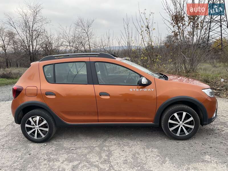 Хэтчбек Renault Sandero 2017 в Кривом Роге фото 7 Хэтчбек Renault Sandero 2017 в Кривом Роге