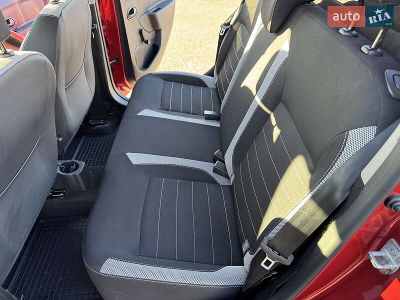 Хэтчбек Renault Sandero 2017 в Ровно фото 20 Хэтчбек Renault Sandero 2017 в Ровно