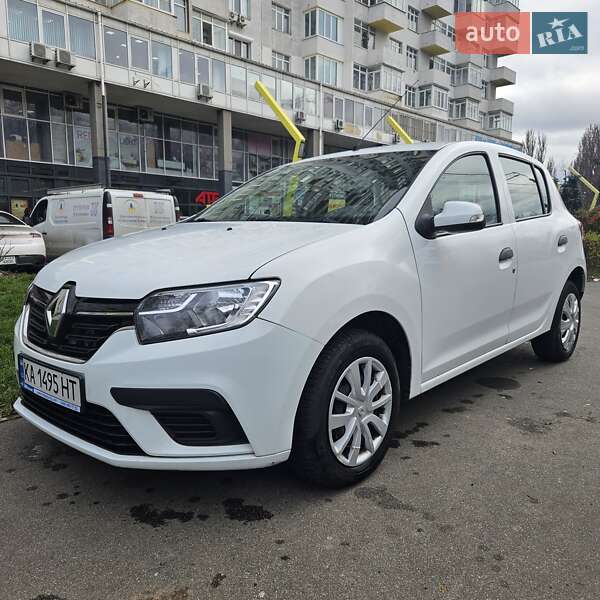 Хэтчбек Renault Sandero 2017 в Киеве