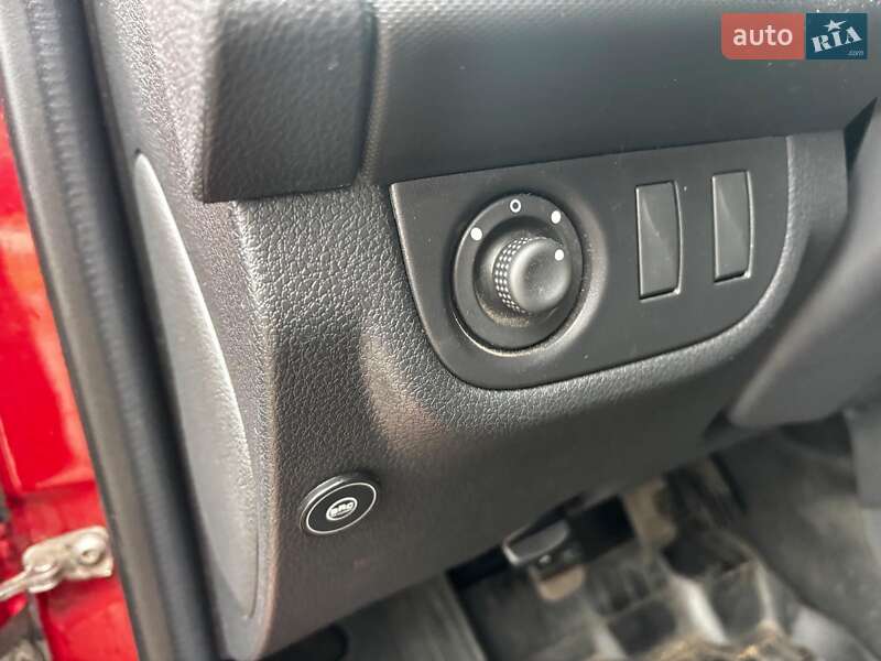 Хэтчбек Renault Sandero 2020 в Запорожье фото 18 Хэтчбек Renault Sandero 2020 в Запорожье