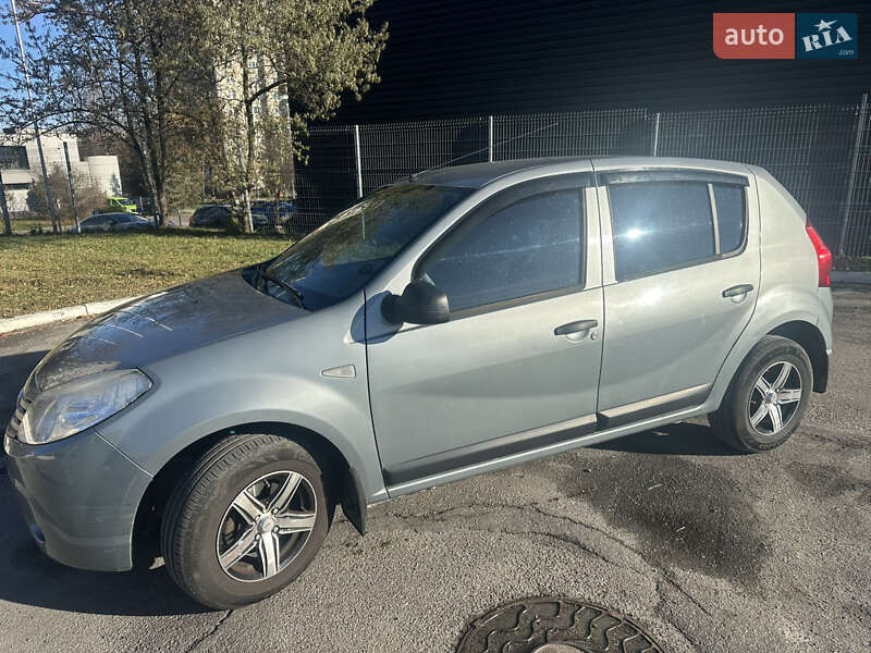 Хетчбек Renault Sandero 2010 в Львові фото 3 Хетчбек Renault Sandero 2010 в Львові