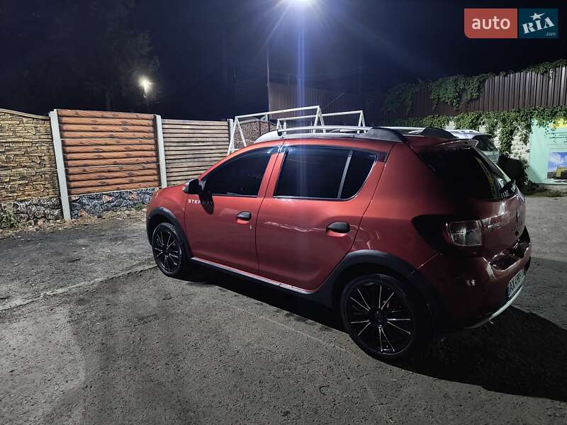 Позашляховик / Кросовер Renault Sandero 2013 в Валках