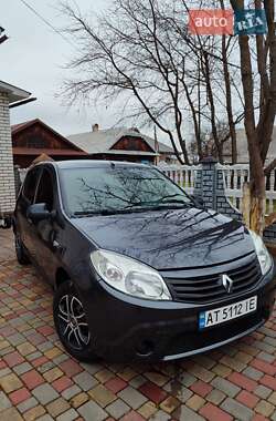 Хэтчбек Renault Sandero 2009 в Перегинском
