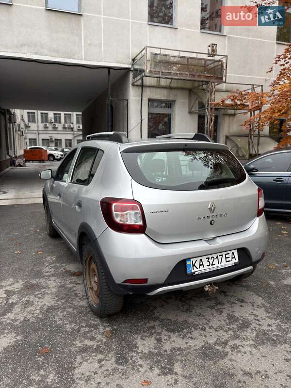 Хэтчбек Renault Sandero 2016 в Киеве