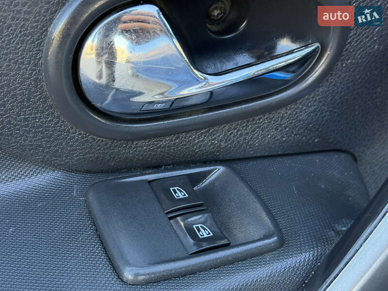 Хэтчбек Renault Sandero 2016 в Хмельницком фото 13 Хэтчбек Renault Sandero 2016 в Хмельницком