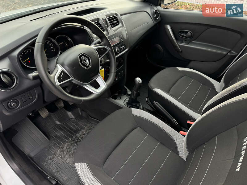 Хэтчбек Renault Sandero 2021 в Умани