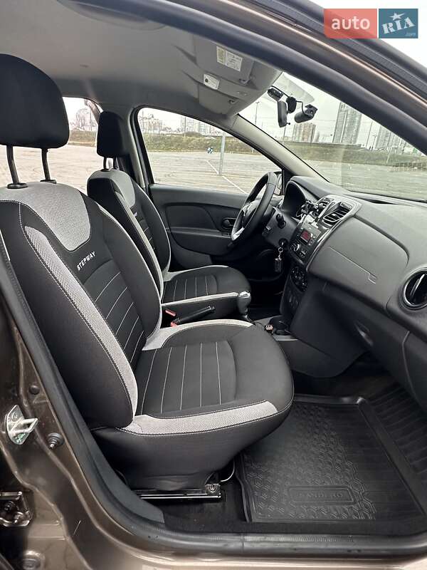 Хэтчбек Renault Sandero 2020 в Киеве