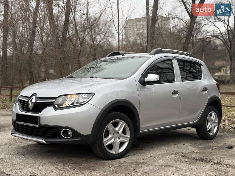 Хетчбек Renault Sandero 2015 в Сумах фото 2 Хетчбек Renault Sandero 2015 в Сумах