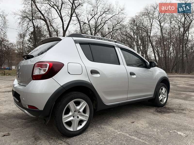 Хетчбек Renault Sandero 2015 в Сумах фото 7 Хетчбек Renault Sandero 2015 в Сумах