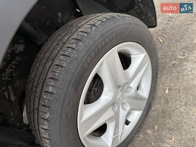 Хетчбек Renault Sandero 2015 в Сумах фото 13 Хетчбек Renault Sandero 2015 в Сумах