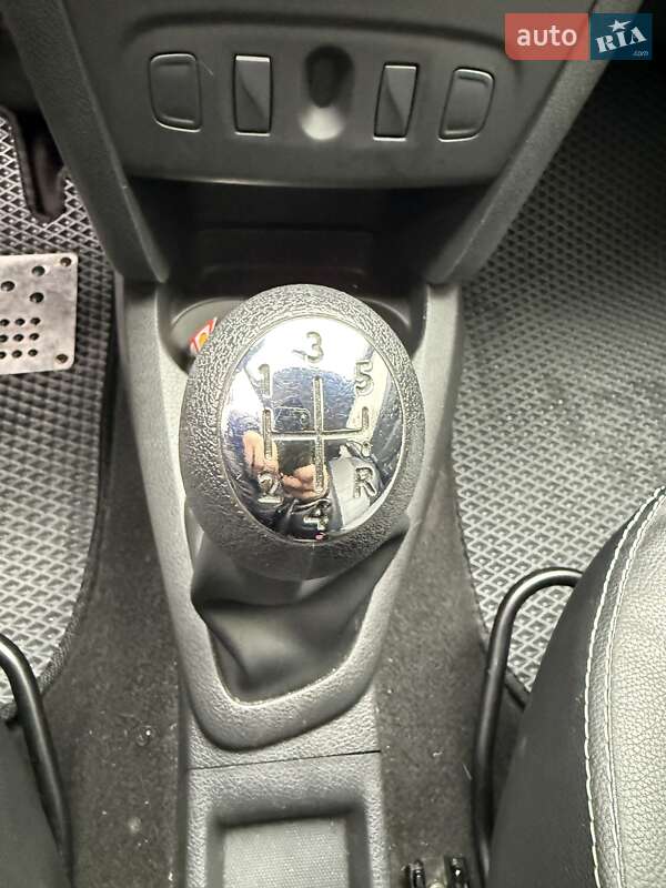 Хетчбек Renault Sandero 2015 в Сумах фото 17 Хетчбек Renault Sandero 2015 в Сумах