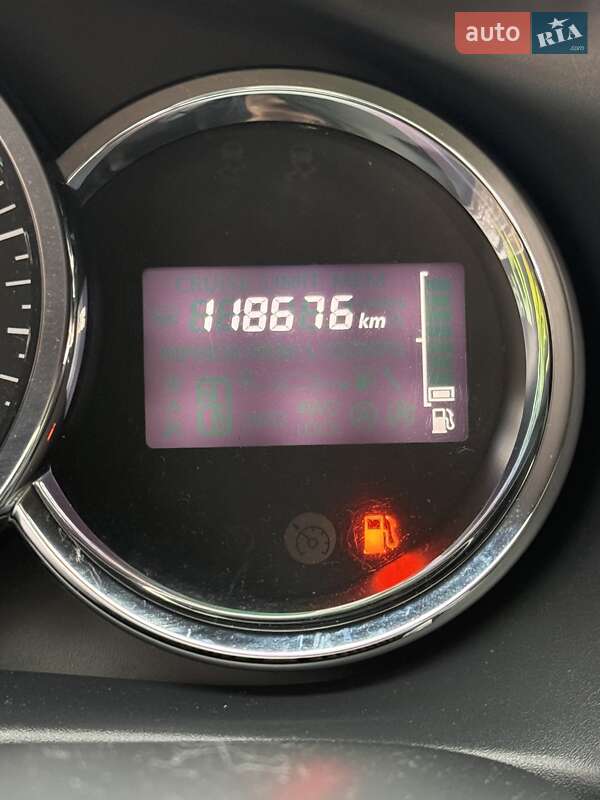 Хетчбек Renault Sandero 2015 в Сумах фото 28 Хетчбек Renault Sandero 2015 в Сумах