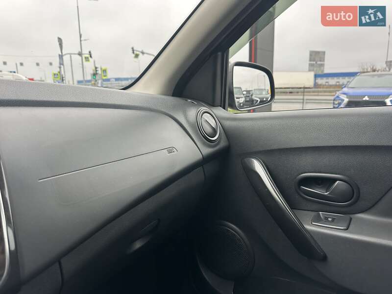 Хэтчбек Renault Sandero 2019 в Киеве