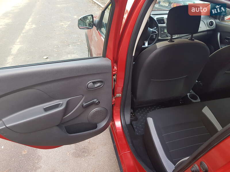 Хетчбек Renault Sandero 2017 в Черкасах