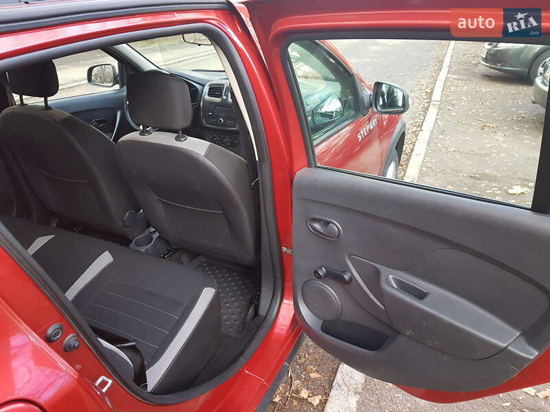 Хетчбек Renault Sandero 2017 в Черкасах