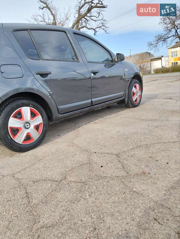 Хетчбек Renault Sandero 2010 в Нікополі