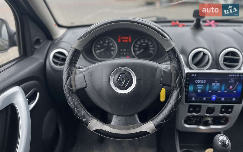 Хетчбек Renault Sandero 2012 в Мукачевому