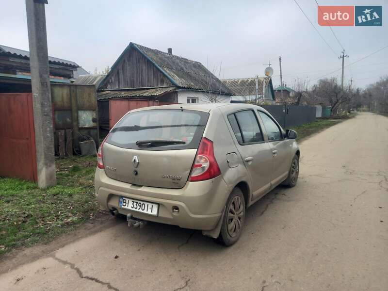 Хетчбек Renault Sandero 2012 в Полтаві