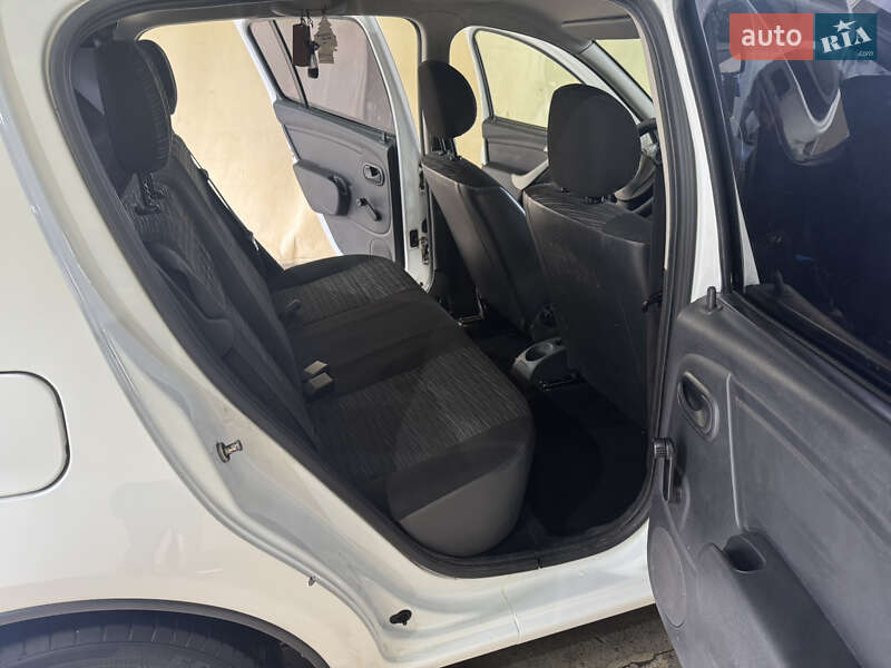 Хэтчбек Renault Sandero 2011 в Хмельницком фото 8 Хэтчбек Renault Sandero 2011 в Хмельницком