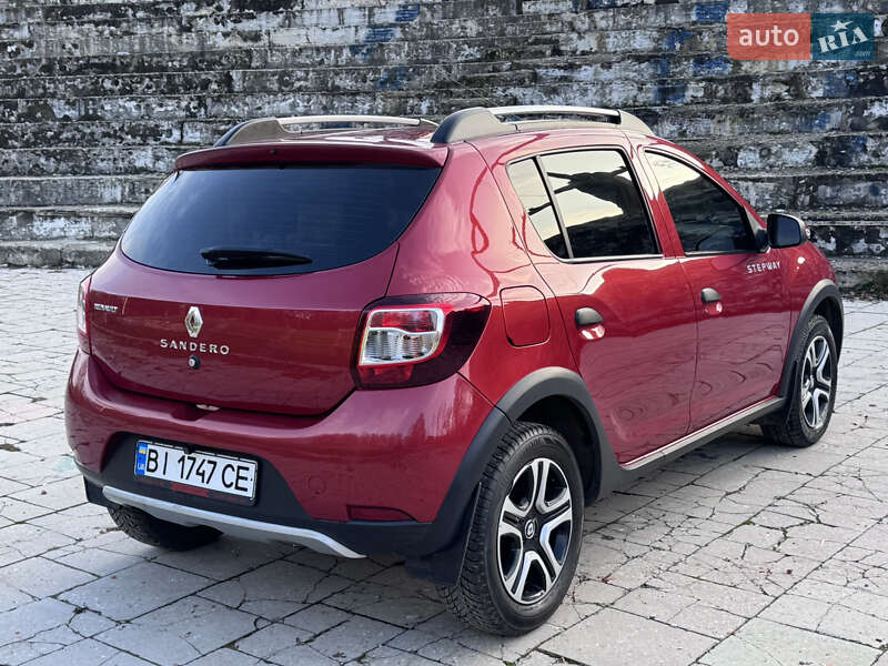 Хетчбек Renault Sandero 2015 в Полтаві