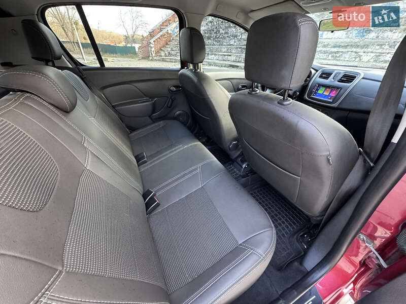 Хетчбек Renault Sandero 2015 в Полтаві