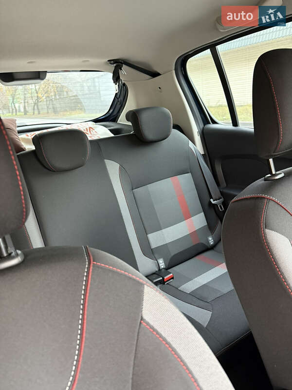 Хэтчбек Renault Sandero 2019 в Киеве фото 4 Хэтчбек Renault Sandero 2019 в Киеве