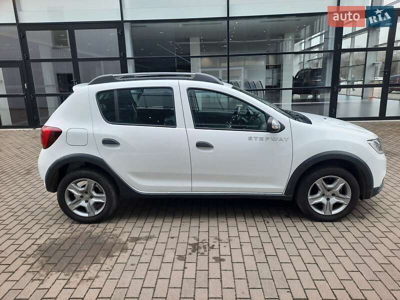 Хетчбек Renault Sandero 2021 в Хмельницькому