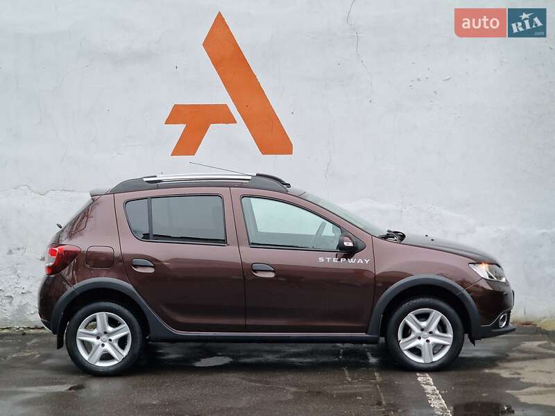 Хэтчбек Renault Sandero 2016 в Одессе