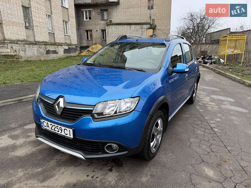 Хэтчбек Renault Sandero 2014 в Харькове фото Хэтчбек Renault Sandero 2014 в Харькове