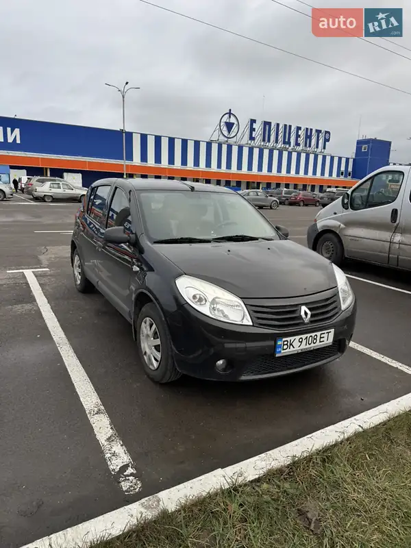 Renault Sandero 2012
