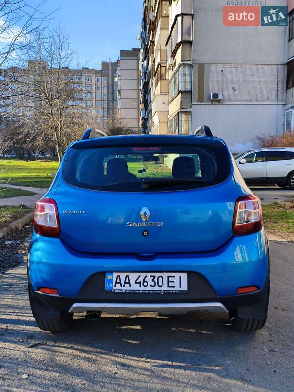 Хэтчбек Renault Sandero 2016 в Киеве