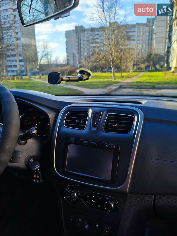 Хэтчбек Renault Sandero 2016 в Киеве