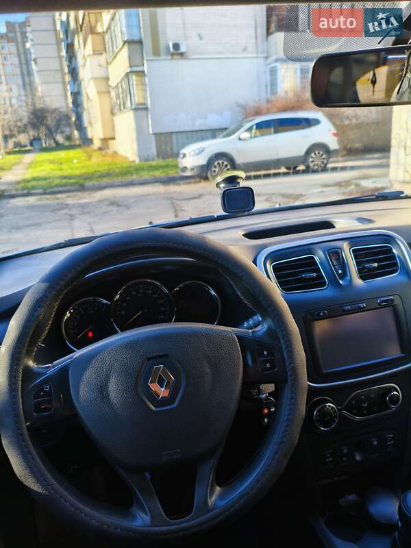 Хэтчбек Renault Sandero 2016 в Киеве