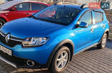 Хэтчбек Renault Sandero 2015 в Львове