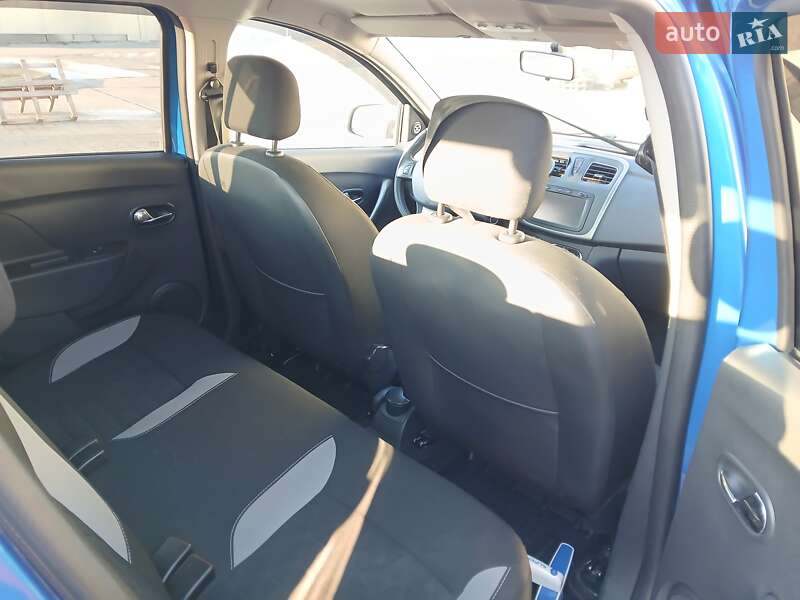 Хетчбек Renault Sandero 2015 в Львові