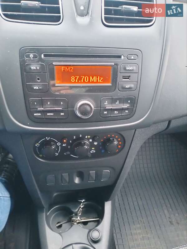 Хэтчбек Renault Sandero 2013 в Царичанке фото 13 Хэтчбек Renault Sandero 2013 в Царичанке