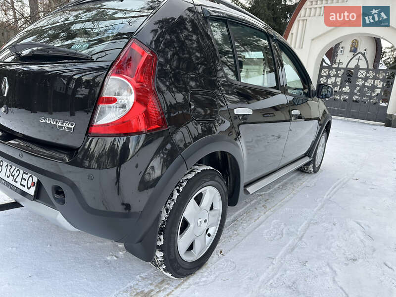 Хетчбек Renault Sandero 2012 в Києві фото 33 Хетчбек Renault Sandero 2012 в Києві