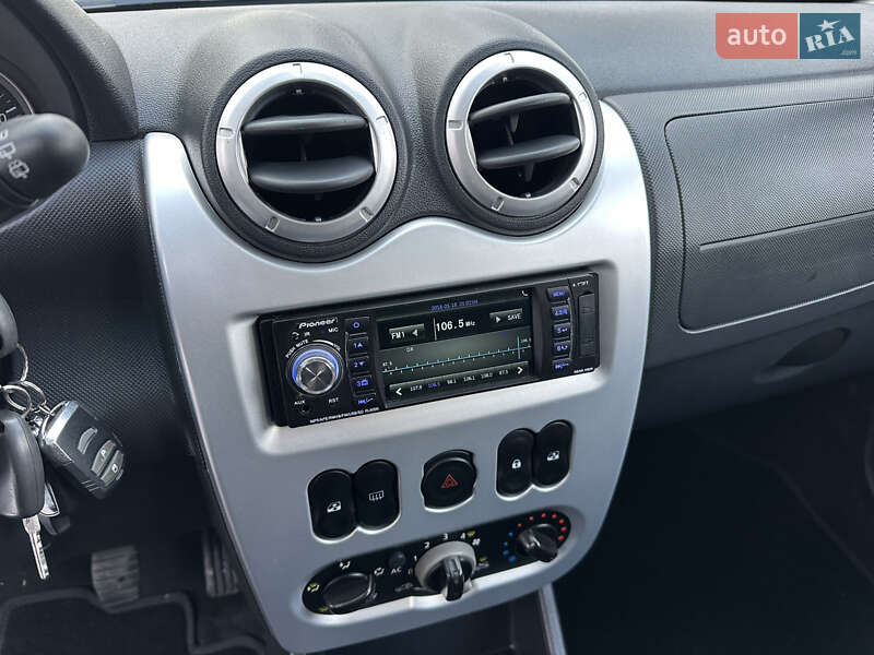 Хетчбек Renault Sandero 2012 в Києві фото 66 Хетчбек Renault Sandero 2012 в Києві